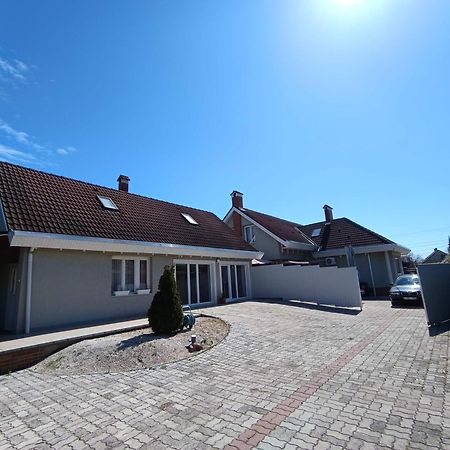 Nikolux Apartman Hajdúszoboszló Exteriér fotografie